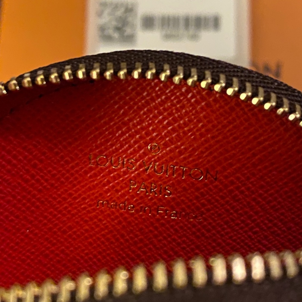 Louis Vuitton Christmas 2020 Round Coin Purse - Picture 3 of 4